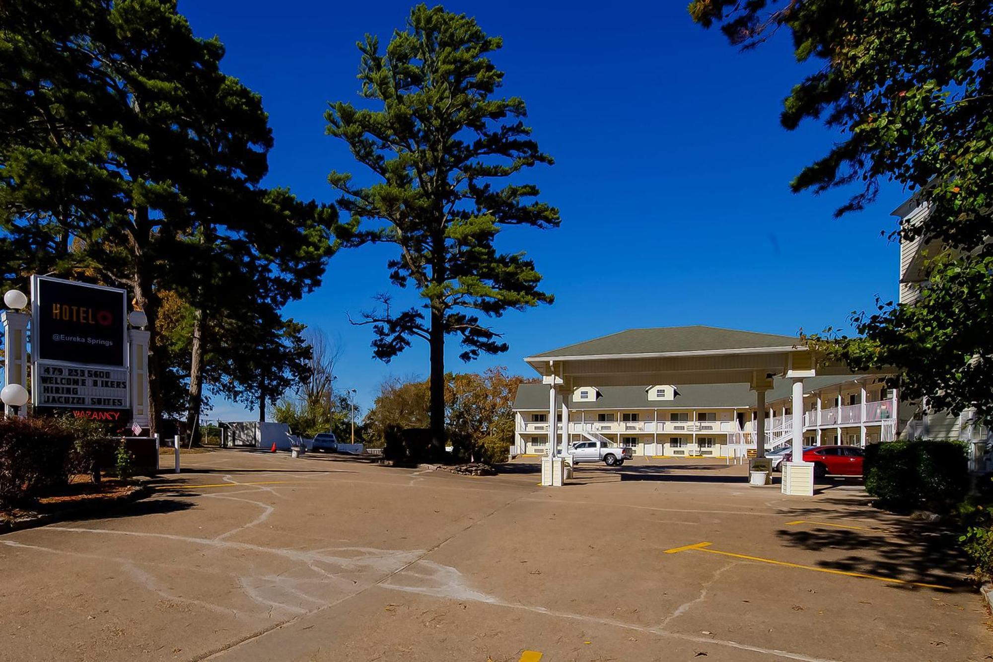 Hotel O Eureka Springs - Christ Of Ozark Area Екстер'єр фото