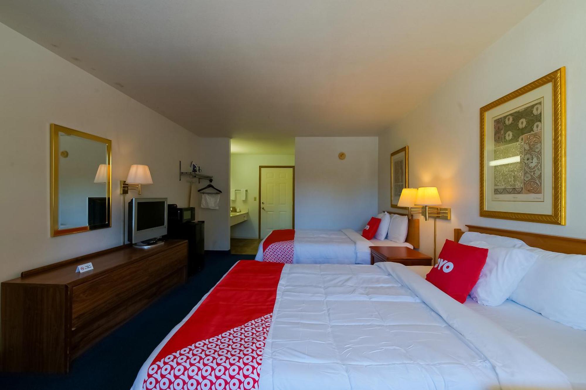 Hotel O Eureka Springs - Christ Of Ozark Area Екстер'єр фото
