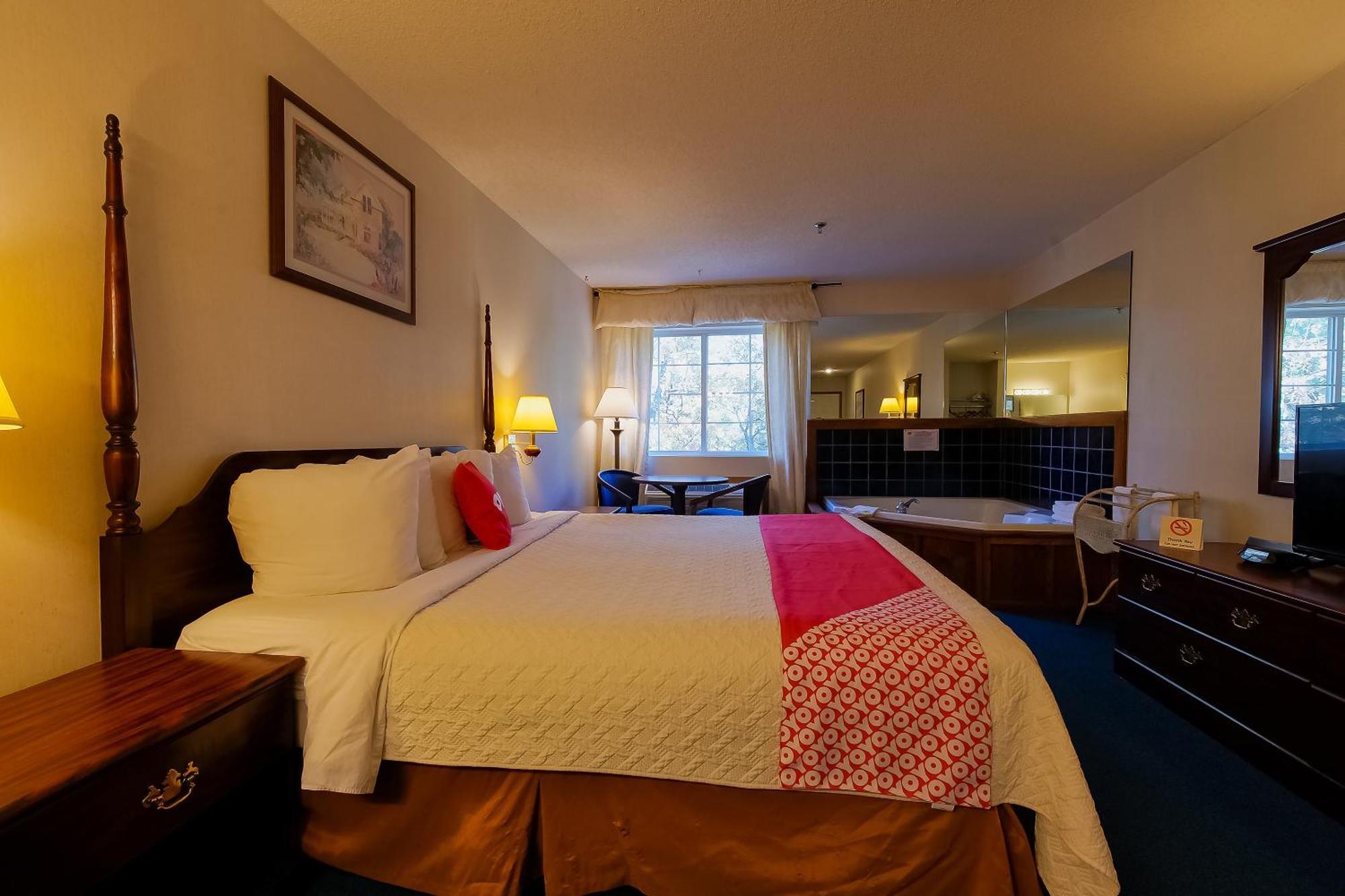 Hotel O Eureka Springs - Christ Of Ozark Area Екстер'єр фото