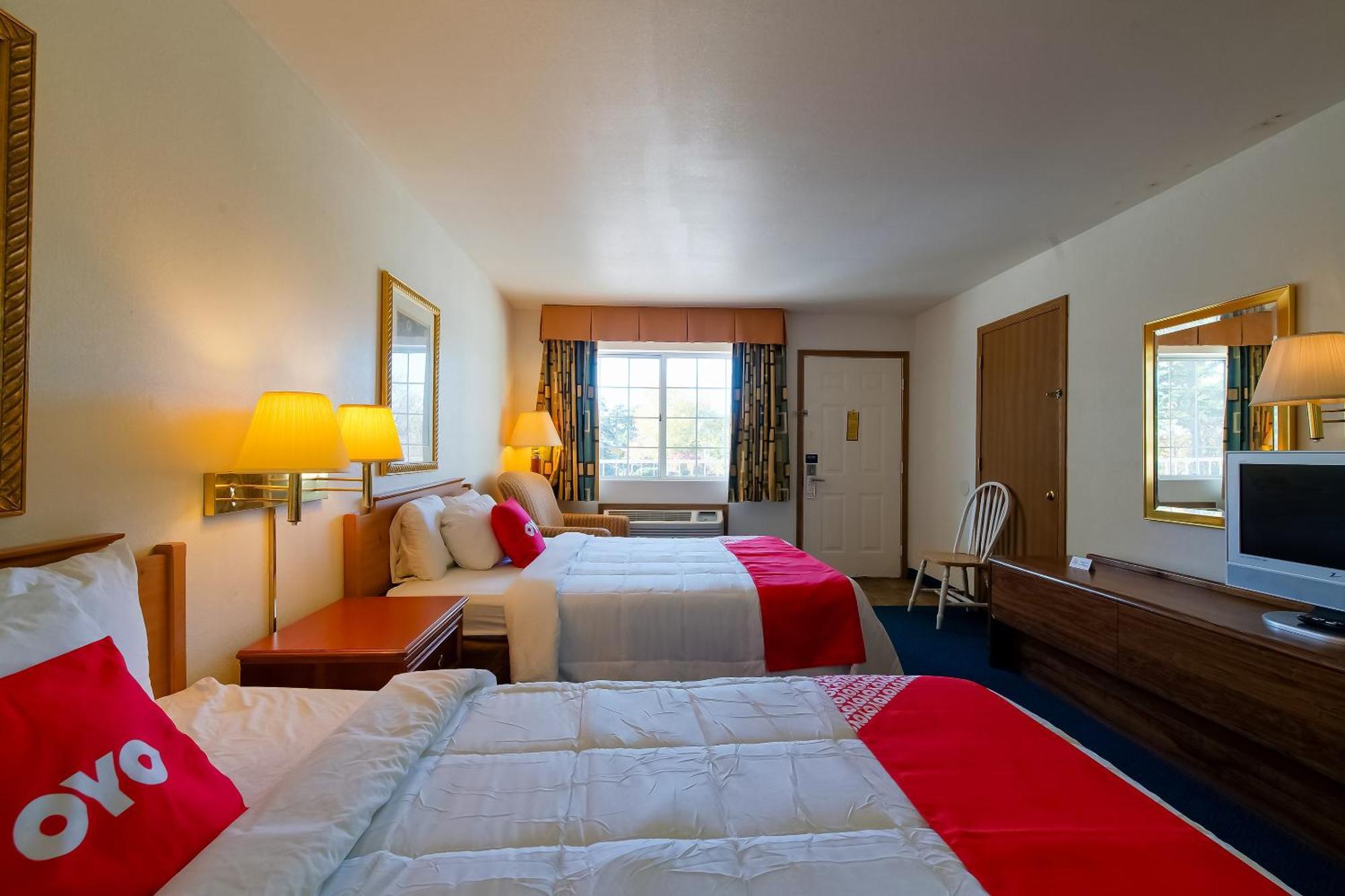 Hotel O Eureka Springs - Christ Of Ozark Area Екстер'єр фото