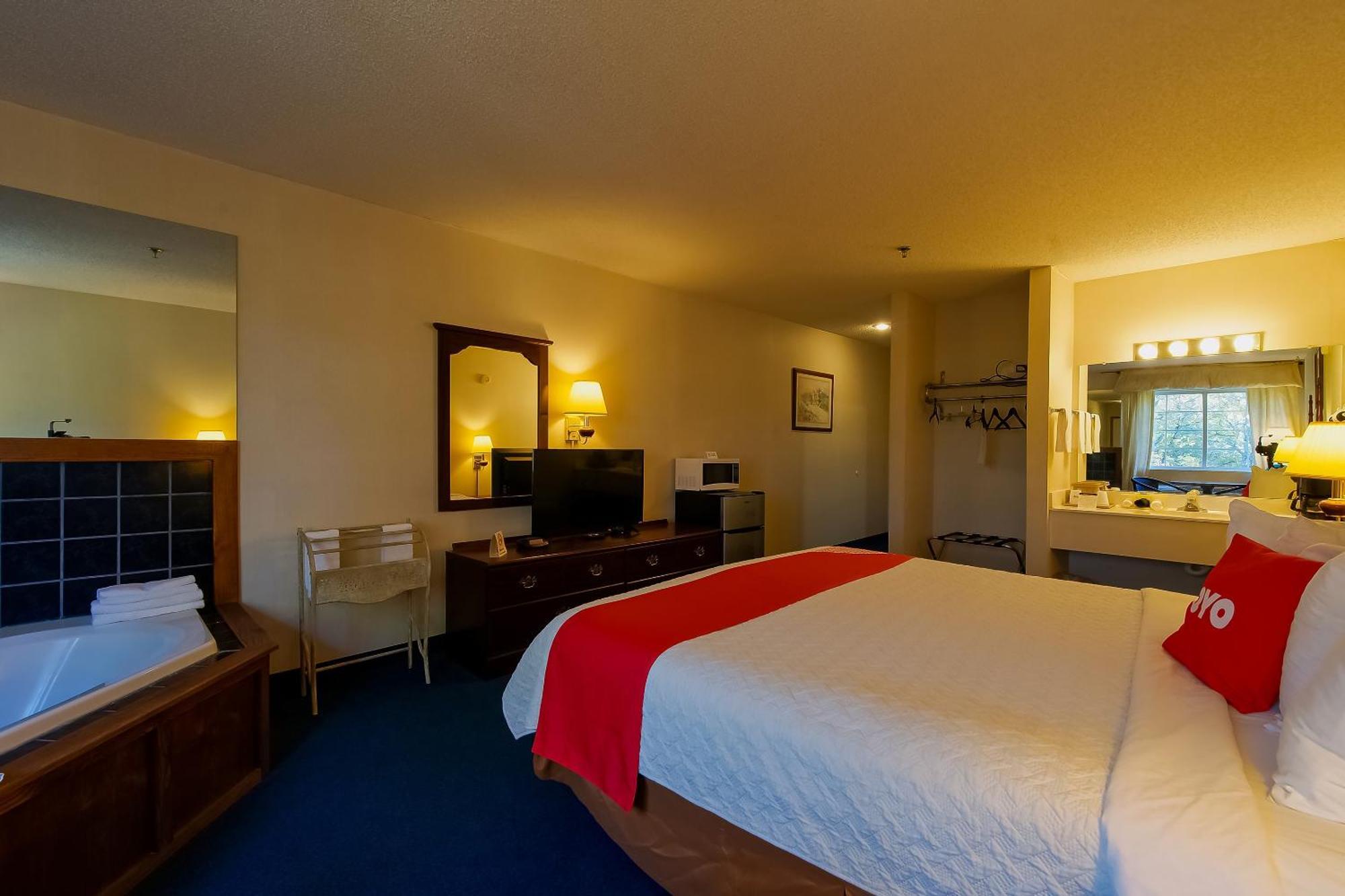 Hotel O Eureka Springs - Christ Of Ozark Area Екстер'єр фото